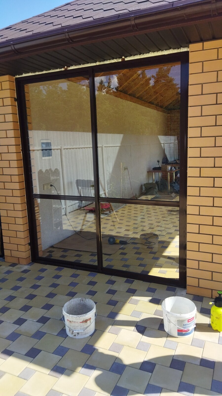 Панорамное окно для террасы (веранды, зимнего сада). Остекление «под ключ» в Воронеже, лето 2024 года.