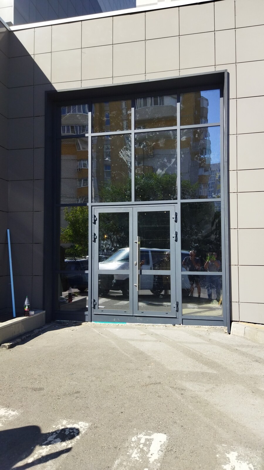 Входная группа из качественного и прочного профиля Рехау. Город Воронеж, апрель 2025 года.